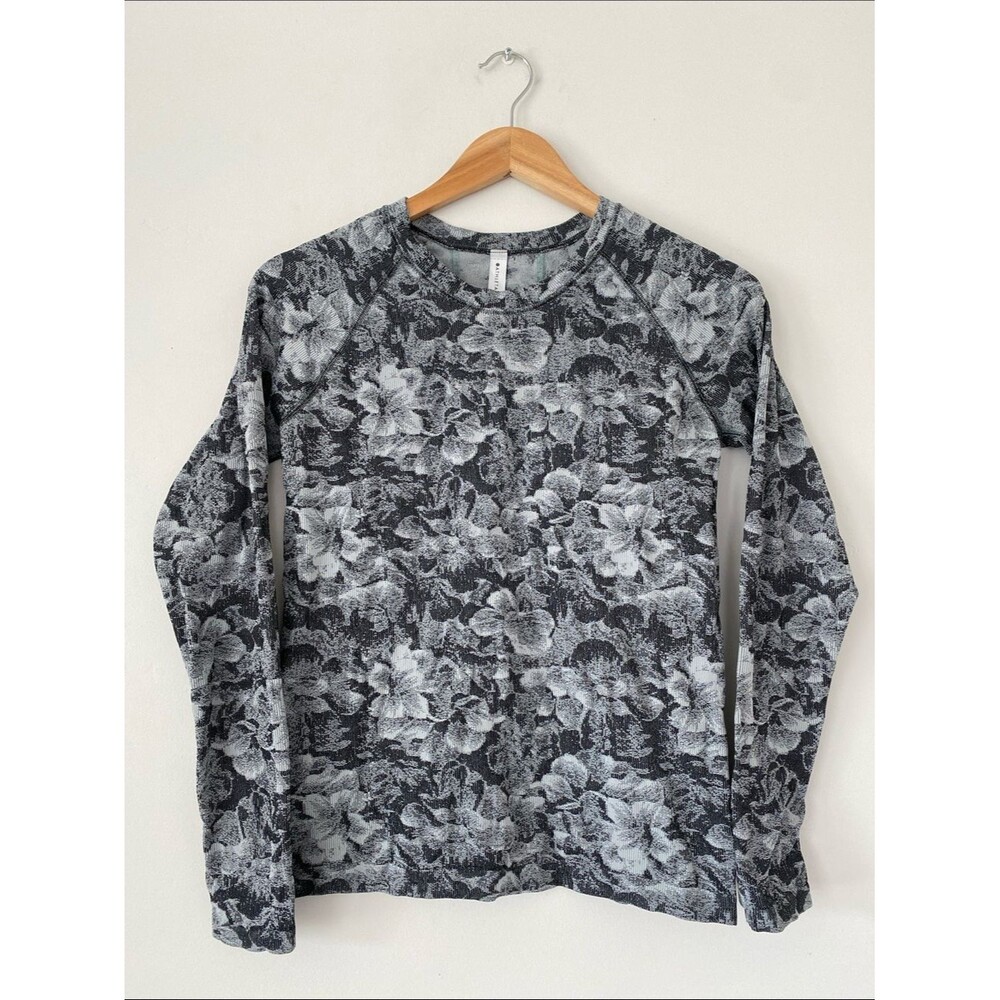 Athleta Heather Grey floral jacquard print Long Sleeve Performance Top Sz S chic